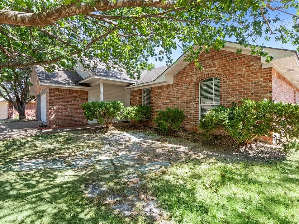706 Rolling Hills Dr