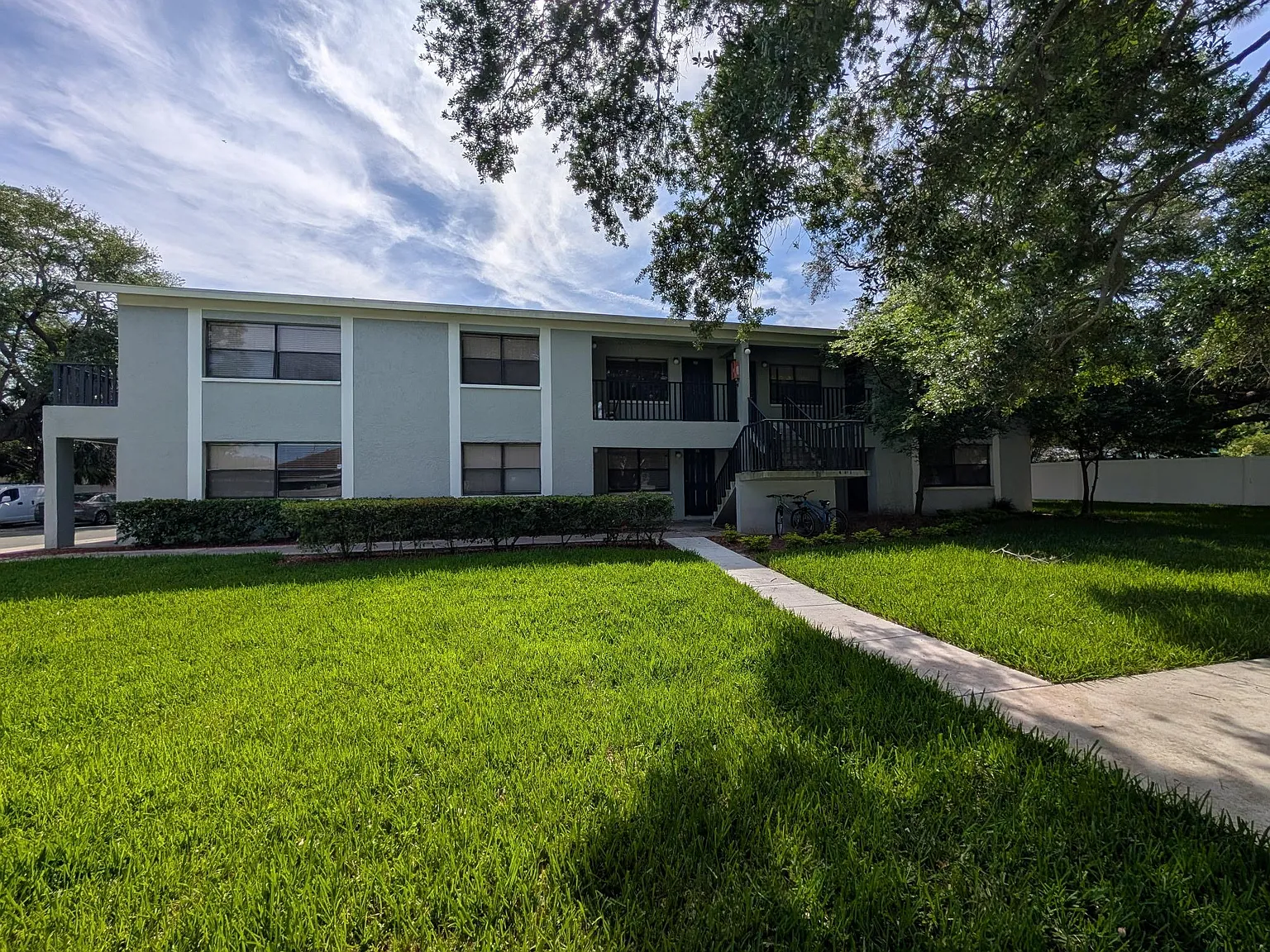 San Christopher Apartments — Photo 1