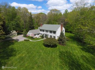 86 Arrowhead Trl, New Canaan, CT 06840