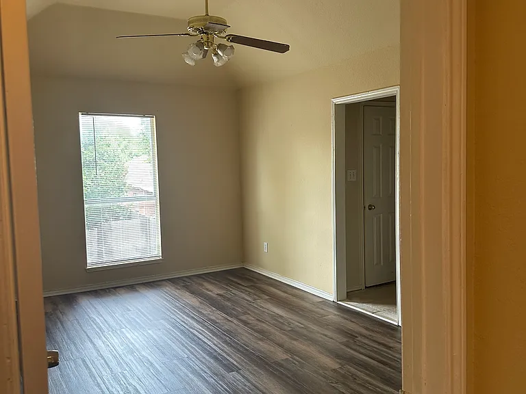Large bedroom
