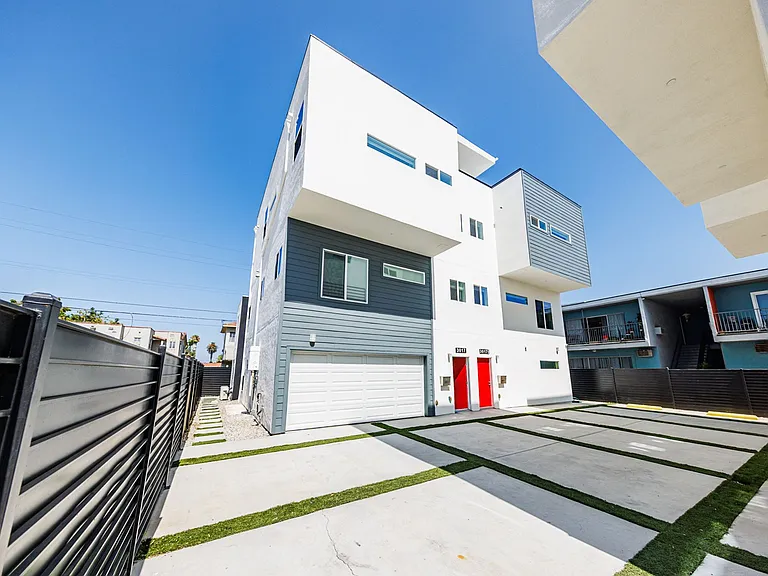 3015 Alsace Ave — Photo 13