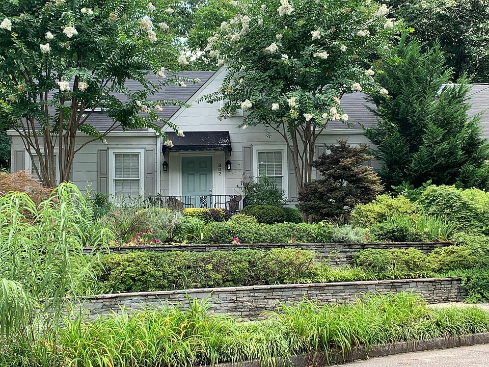 FURNISHED Beautifully & Landscaped