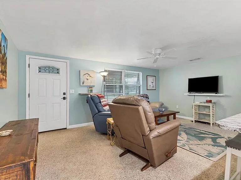 1686 Chapline Ln — Photo 6