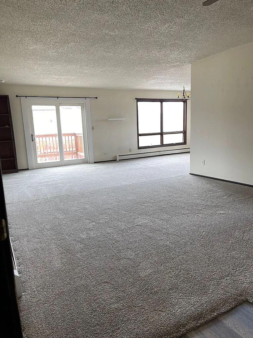 1177 Harding Ave — Photo 3