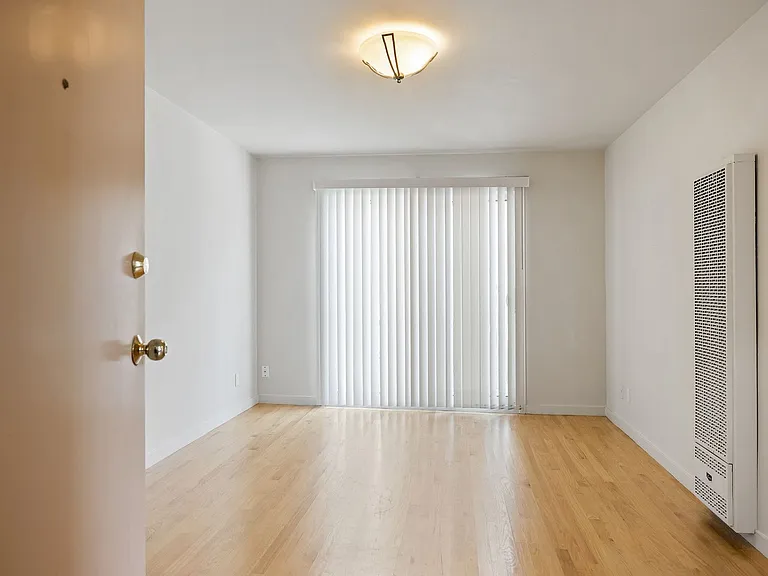 679 Green Street — Photo 7