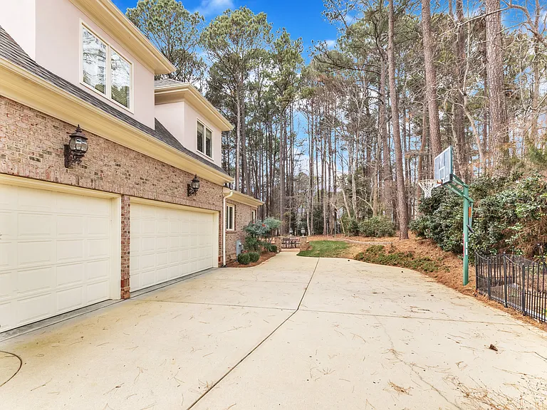 7201 Small Ridge Cir — Photo 23