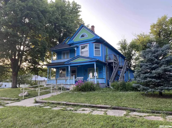 604 9th St, Pawnee City, NE 68420