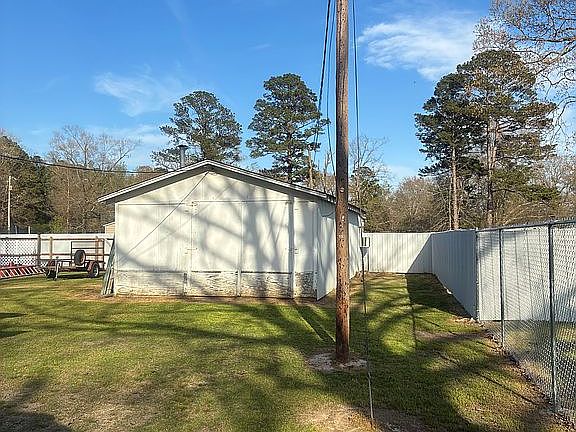 3rd image of 1316 Mimosa St