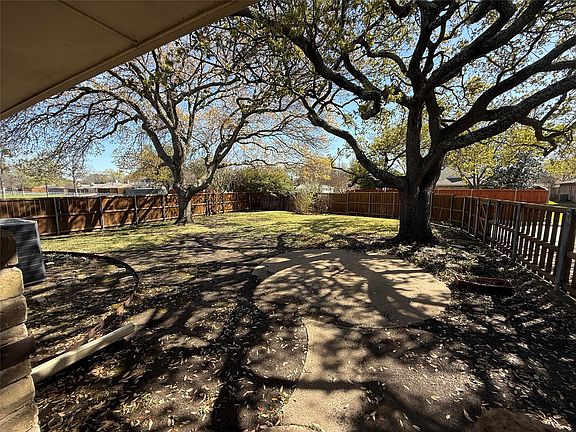 4th image of 440 Fieldwood Dr