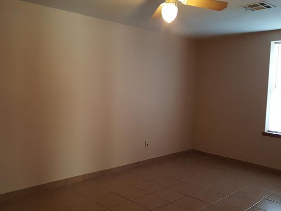 Large Master Bedroom w/Laundry Room