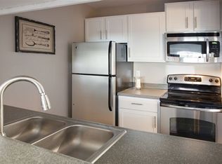 15201 Greenhaven Dr APT 225, Burnsville, MN 55306