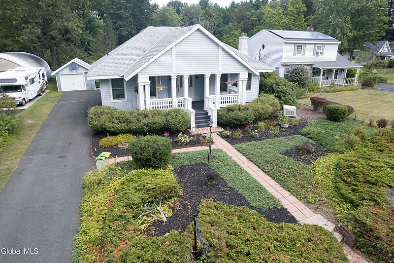 3rd image of 59 New Shaker Road