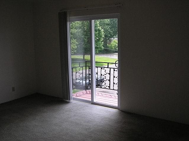 2nd image of 10495 Boylston Ct