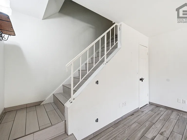 6011 W Townley Ave — Photo 20