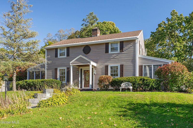 2nd image of 1590 Wendell Avenue