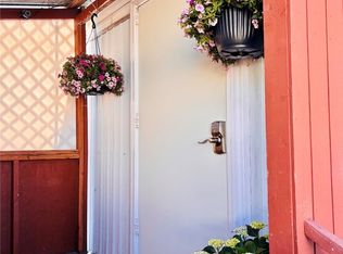 545 Hendricks St TRAILER 33, Port Townsend, WA 98368