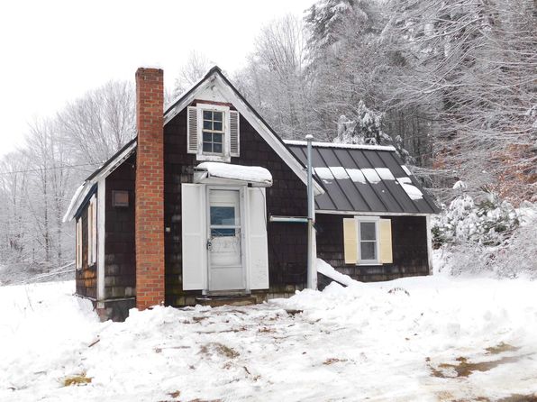 64 County Road, Springfield, VT 05150