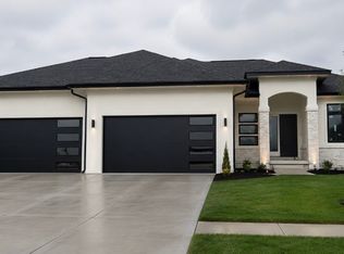 8337 Edgewood Ct, West Des Moines, IA 50266
