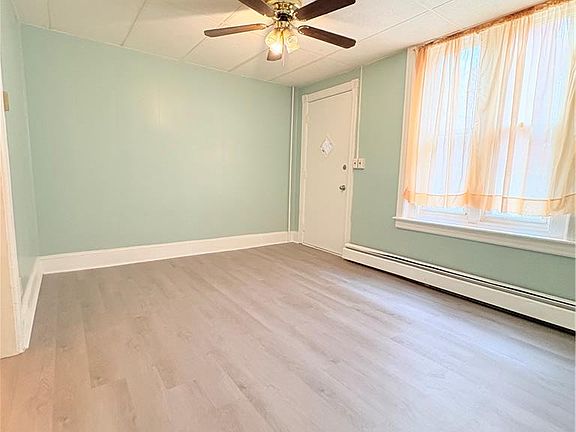 2nd image of 905 Mechanic St