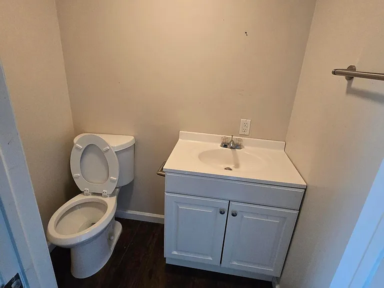 1119 Donner Dr — Photo 12