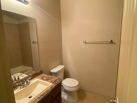 3rd image of 3021 Buckthorn Ln