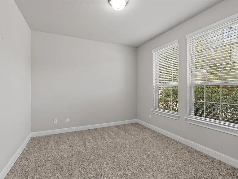 15601 Cabrillo Way — Photo 4