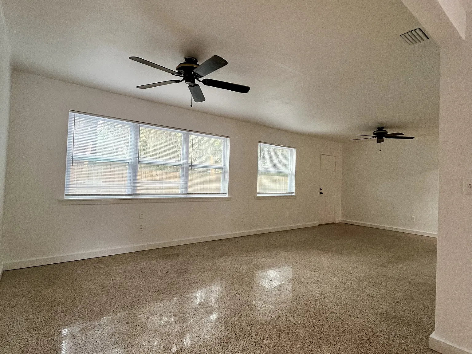 1109 Northeast 5th Place - . — Photo 3