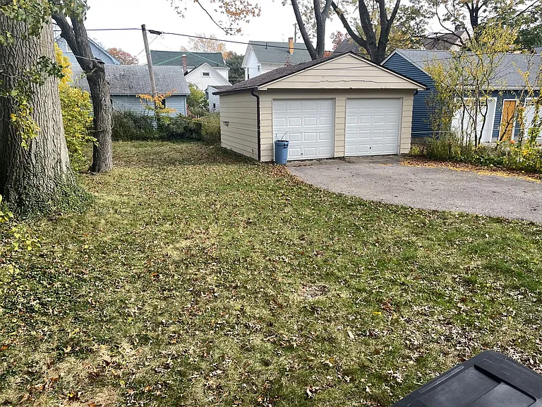 1533-1535 Mars Ave — Photo 33