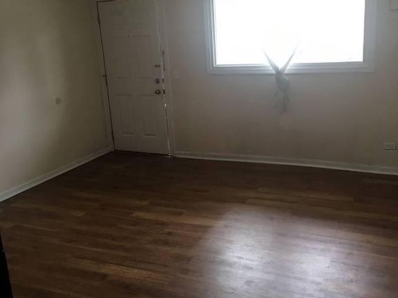 3rd image of 10422 Schiller Blvd APT 4