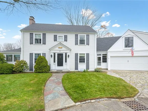 20 Elmsgate Way, Rumford, RI 02916