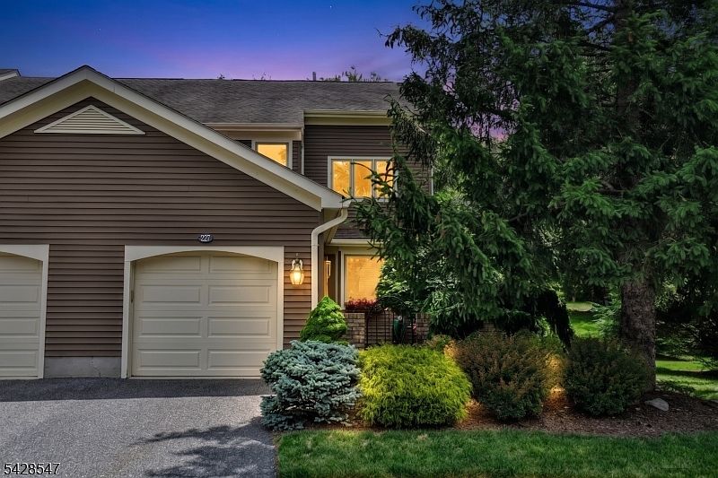 227 Westervelt Ln, Mahwah, NJ 07430 | Zillow