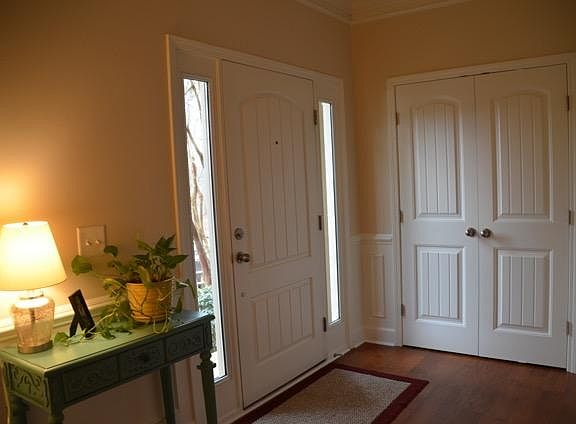 Entrance with coat closet