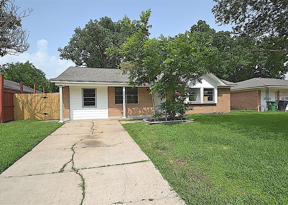 1st image of 5619 Elm Springs Dr