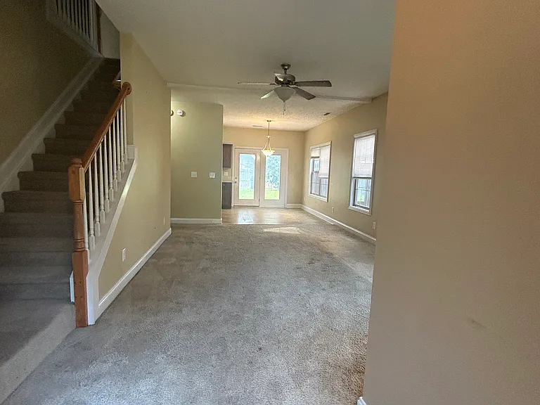 182 Pavilion Dr — Photo 4