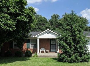 268 Dunroven Rd, Versailles, KY 40383