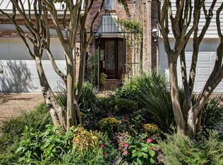 70 Legend Ln, Houston, TX 77024