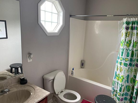 5th image of 107 S Wood Ln #107