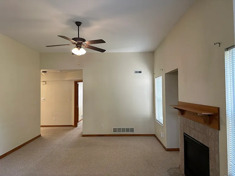 925 N Field Stone Dr — Photo 2