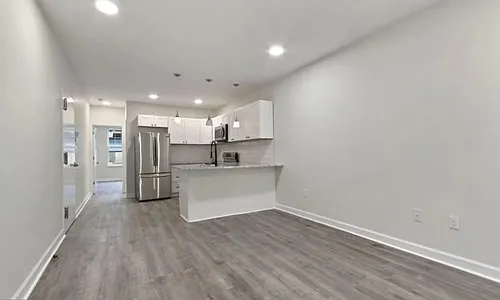 2117 N Front St #3 Photo 1