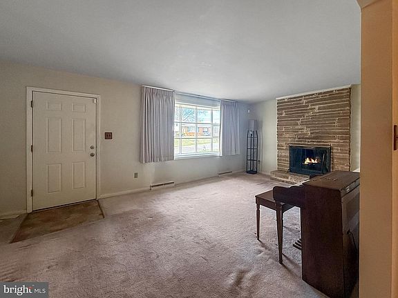 3rd image of 6404 Summerhill Rd