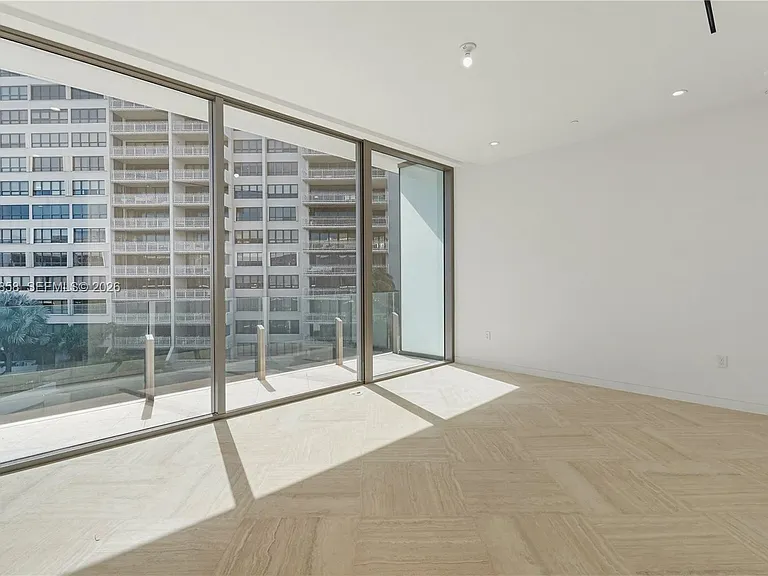 5 Grove Isle Dr #L502 — Photo 42