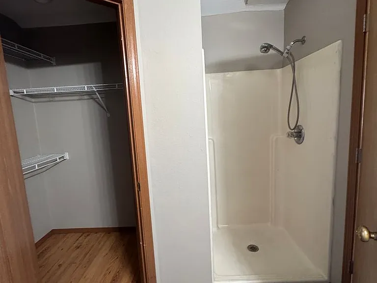508 N Douglas Dr — Photo 11