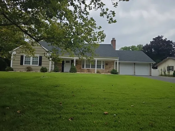 116 Club House Dr, Willingboro, NJ 08046