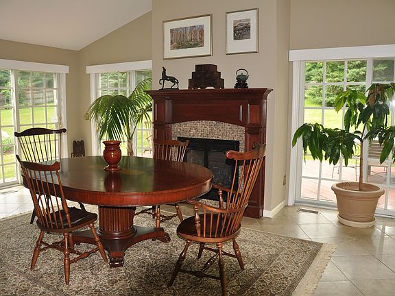 Conservatory/w gas fp off K 