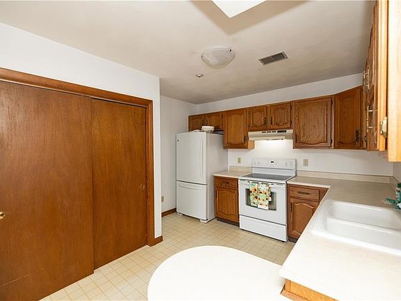 5th image of 36 Kristee Cir Unit 36