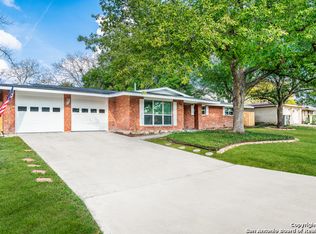 417 Winfield Blvd, Windcrest, TX 78239