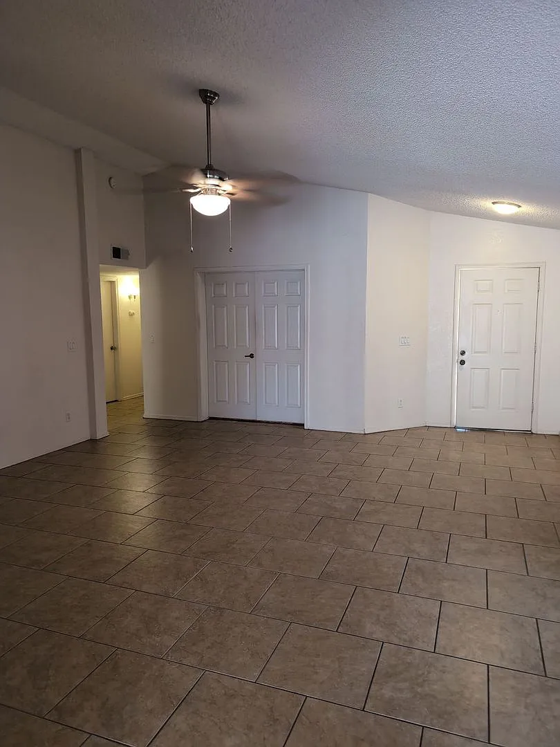 Coming Soon Great Chandler Location — Photo 3