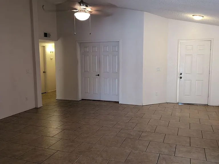 73 S Cypress Ct — Photo 3