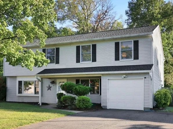 17 Pierson Dr, Hillsborough Twp., NJ 08844