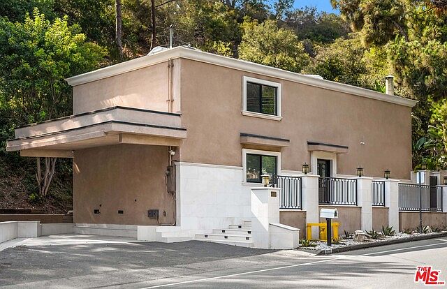 1st image of 2075 Benedict Canyon Dr